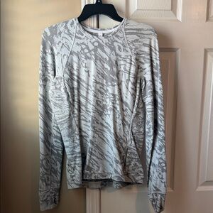 Lululemon Beige and Gray Patterned Top